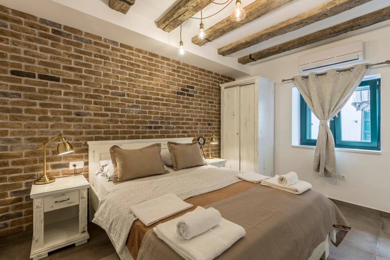 Studio Apartments Insula Spalato Esterno foto