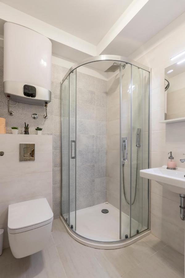 Studio Apartments Insula Spalato Esterno foto