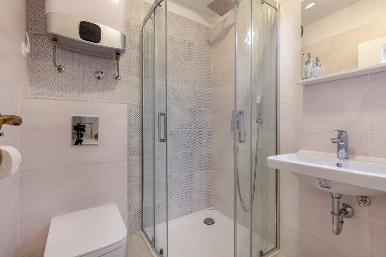 Studio Apartments Insula Spalato Esterno foto