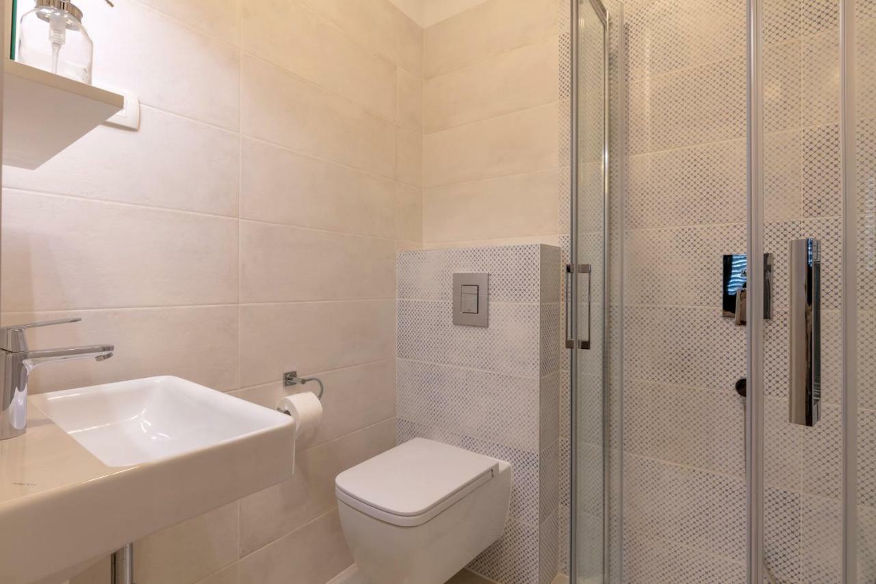 Studio Apartments Insula Spalato Esterno foto